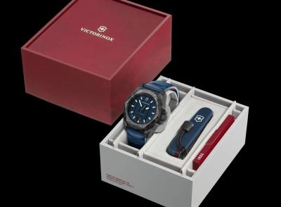 I.N.O.X. Automatic blau
