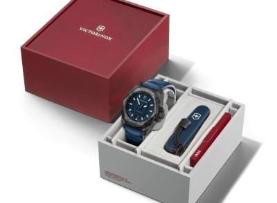 I.N.O.X. Automatic blau