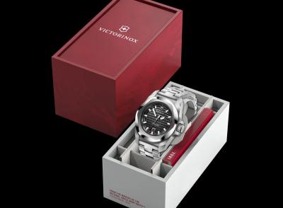 I.N.O.X. Automatic silber