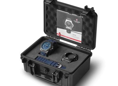 I.N.O.X. Carbon blau