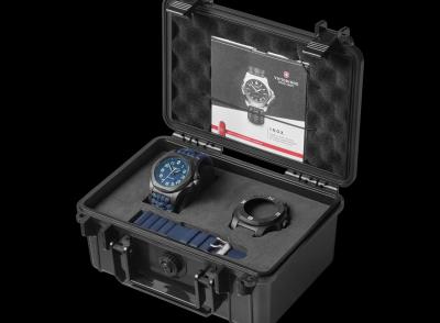 I.N.O.X. Carbon blau